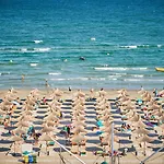 Turquoise Apartment Nord10 - Pool N Parking